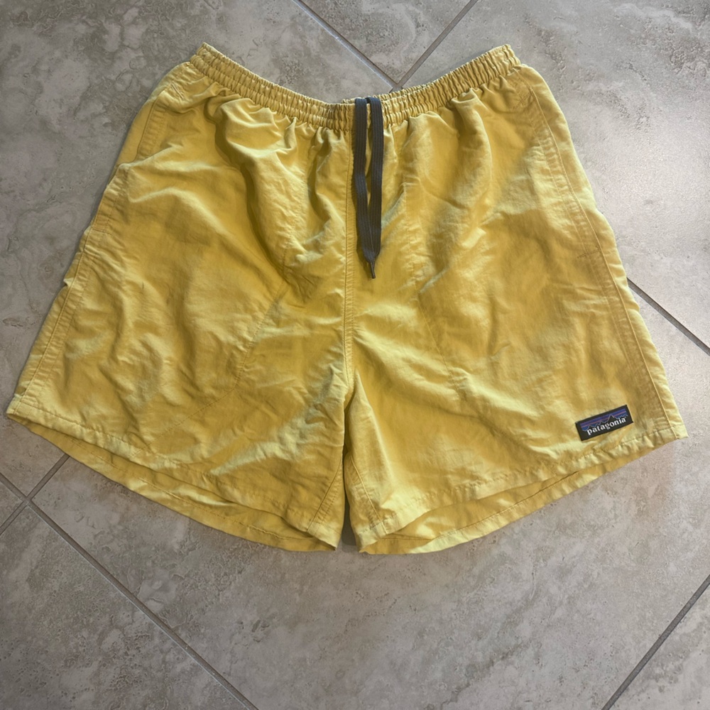 Patagonia baggies 5” size small